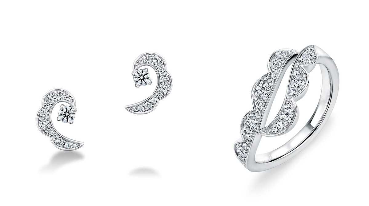 Lorelei Ribbon 白K金鑽石耳環 NT$103,000、Lorelei Double Ribbon 白K金鑽石戒指 NT$80,00。