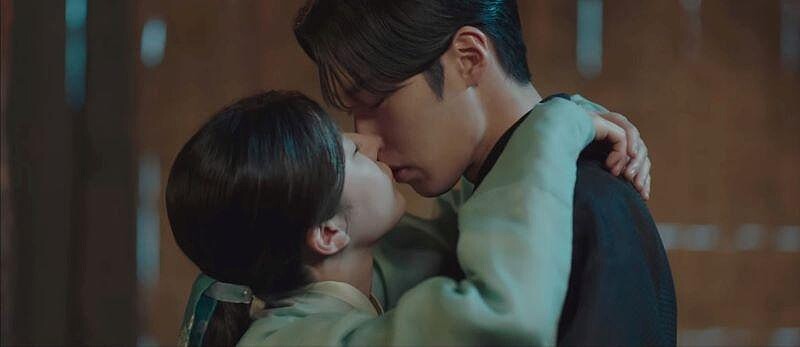 《還魂2》李宰旭高允貞多場吻戲