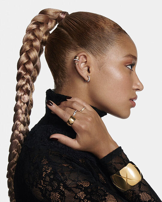 演員阿曼德拉&middot;斯坦伯格將演繹2023年全新COCO CRUSH形象廣告