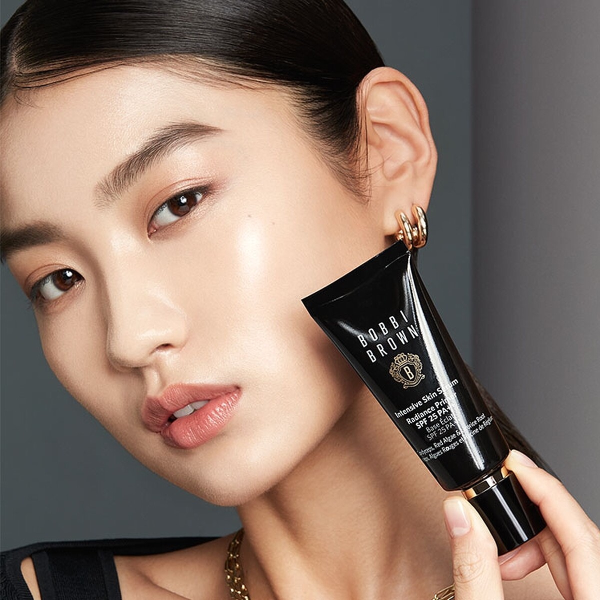 Bobbi Brown冬蟲夏草精華亮膚持妝乳SPF25/PA++ 40ml，NT1,950