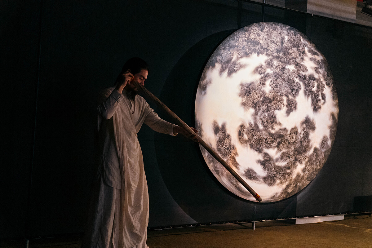 「心光流」創辦人Koshu在sunis藝廊專注演出