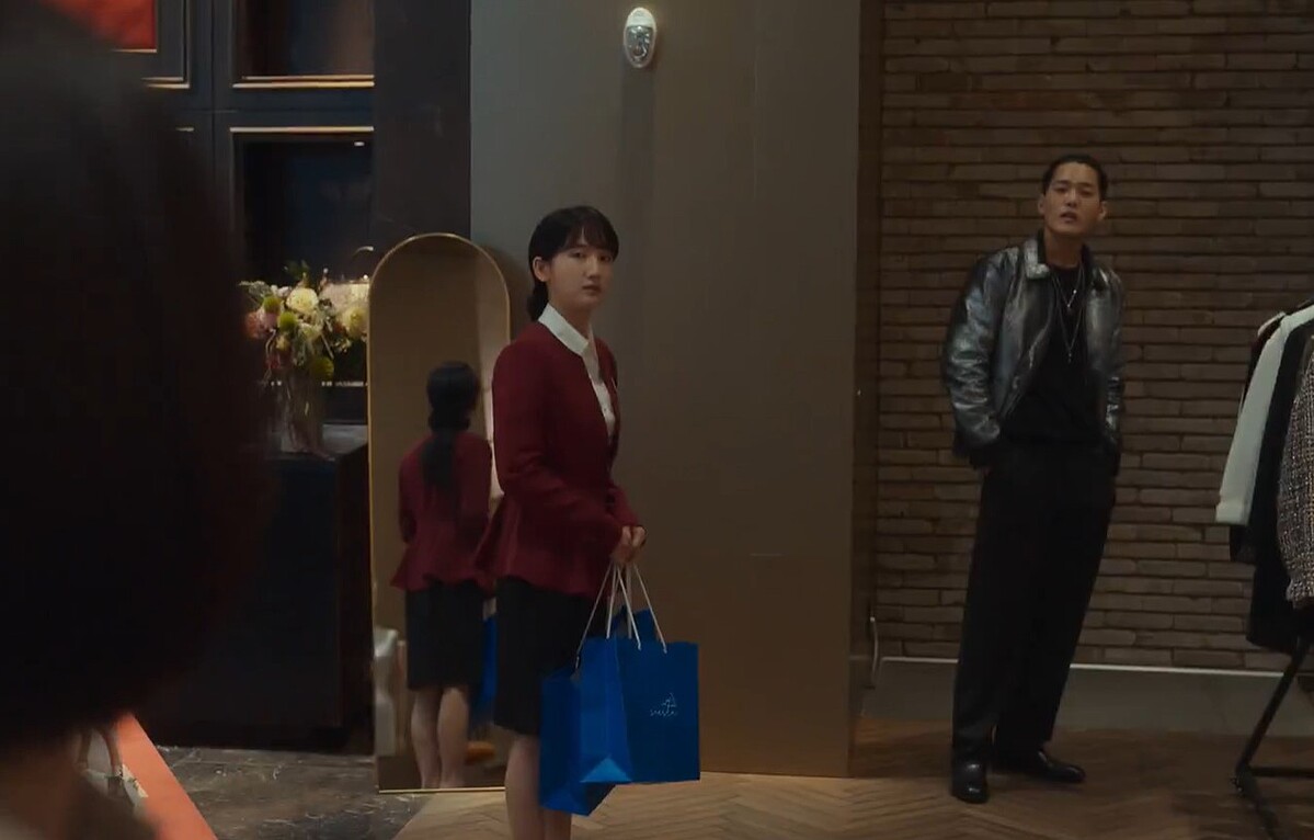 《黑暗榮耀》金京蘭(左)安所要飾演