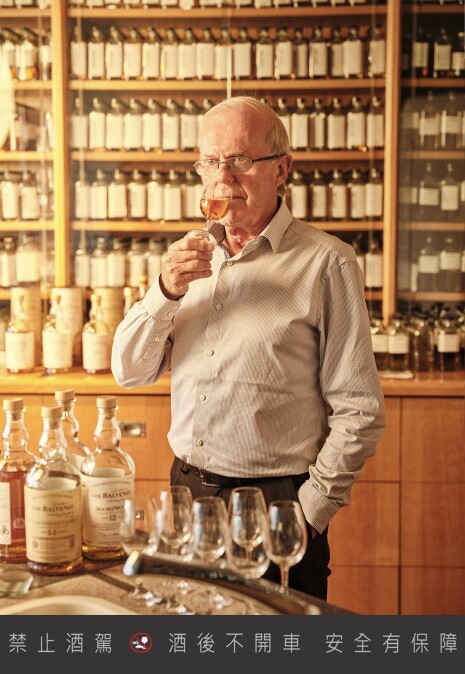 首席調酒師大衛史都華（David C. Stewart）。