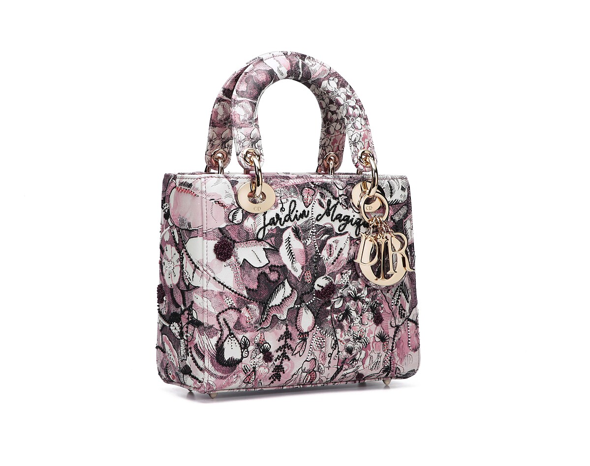 Lady Dior 淡粉色魔幻花園小牛皮中型提包，NT 230,000