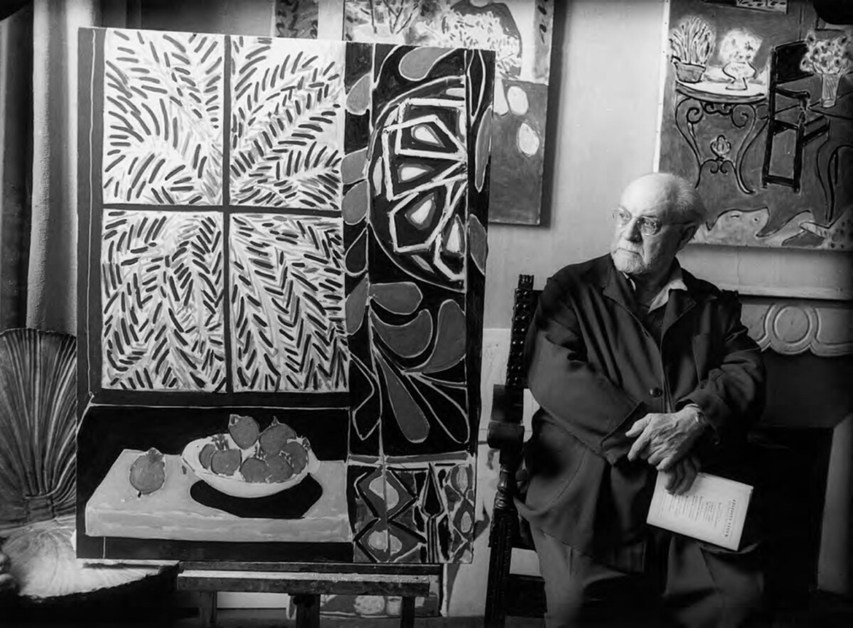 馬諦斯與其作品〈有埃及帷幕的內部〉MICHEL SIMA攝, Bridgeman館藏, IMAGE ID_SMH1547015。