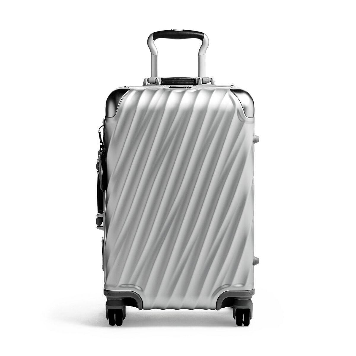 Tumi 19 Degree Aluminum 鋁合金20吋登機箱,NT42,800。