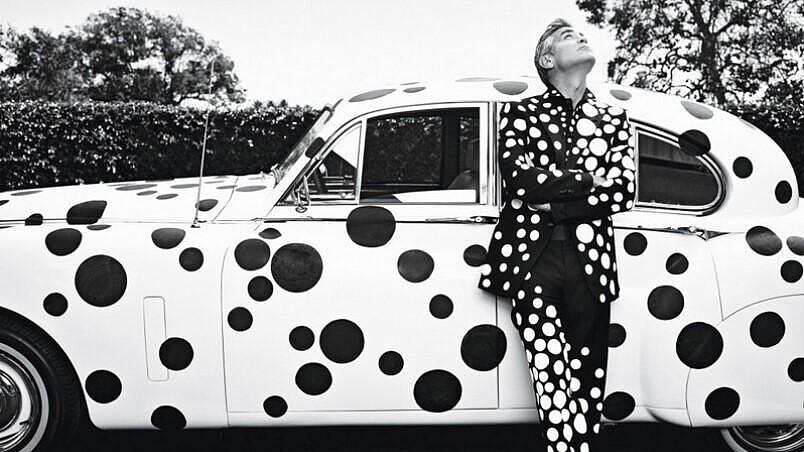 喬治克隆尼熟男魅力大無限 融化草間彌生波點世界!