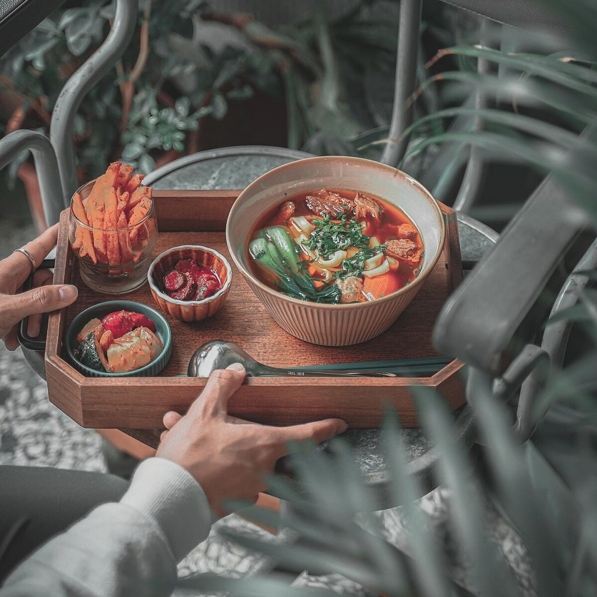 「致日子咖啡」的招牌牛肉麵。