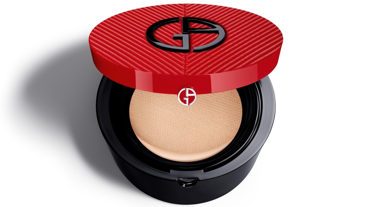 Giorgio Armani完美絲絨持久氣墊粉餅-高訂斜紋紅，NT3,300