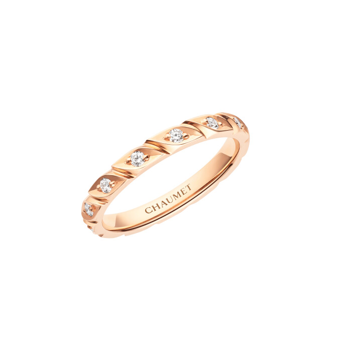 Torsade 系列18K玫瑰金鑲鑽戒指，Chaumet。