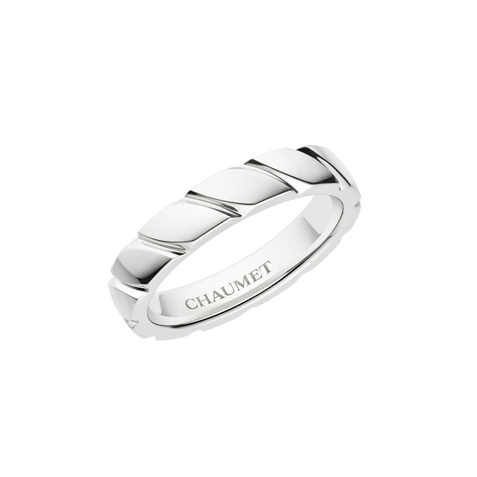 Torsade 系列鉑金戒指，Chaumet。