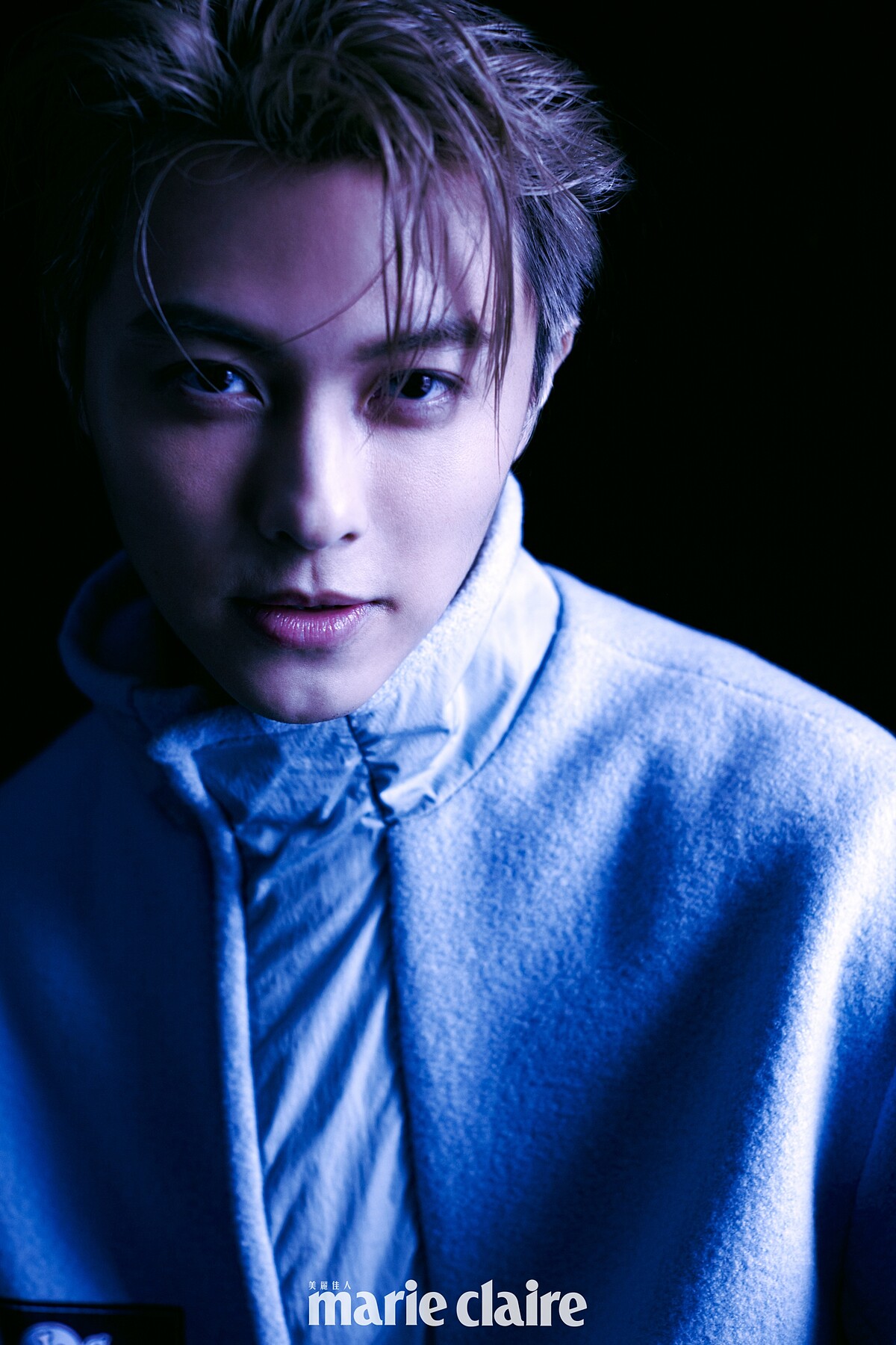 灰藍色立領上衣，Louis Vuitton