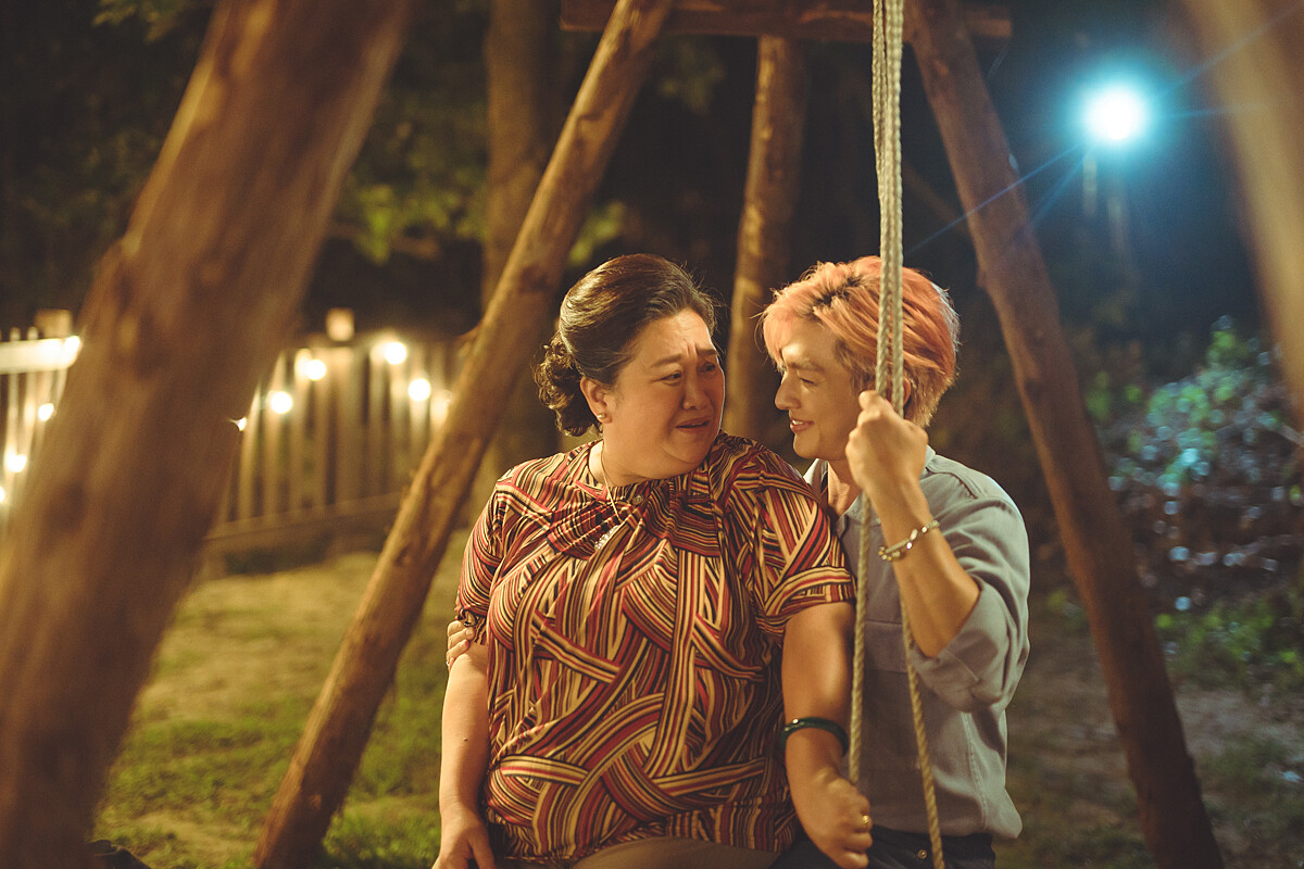 《我的婆婆怎麼把OO搞丟了》鍾欣凌與炎亞綸片中有場意外的吻戲