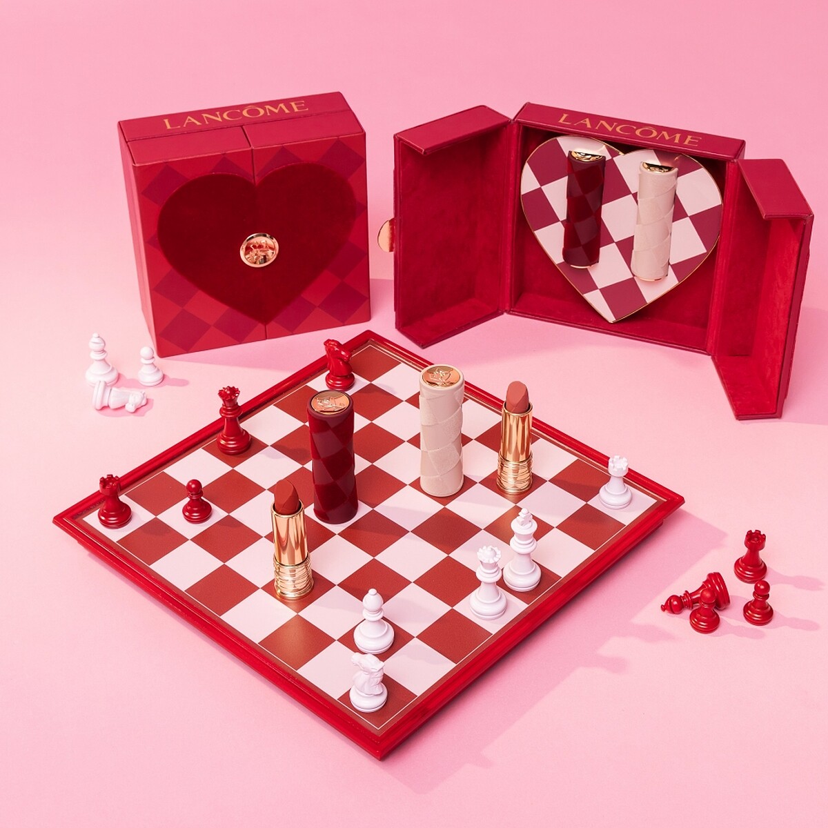 蘭蔻愛心棋盤格禮盒情境圖。