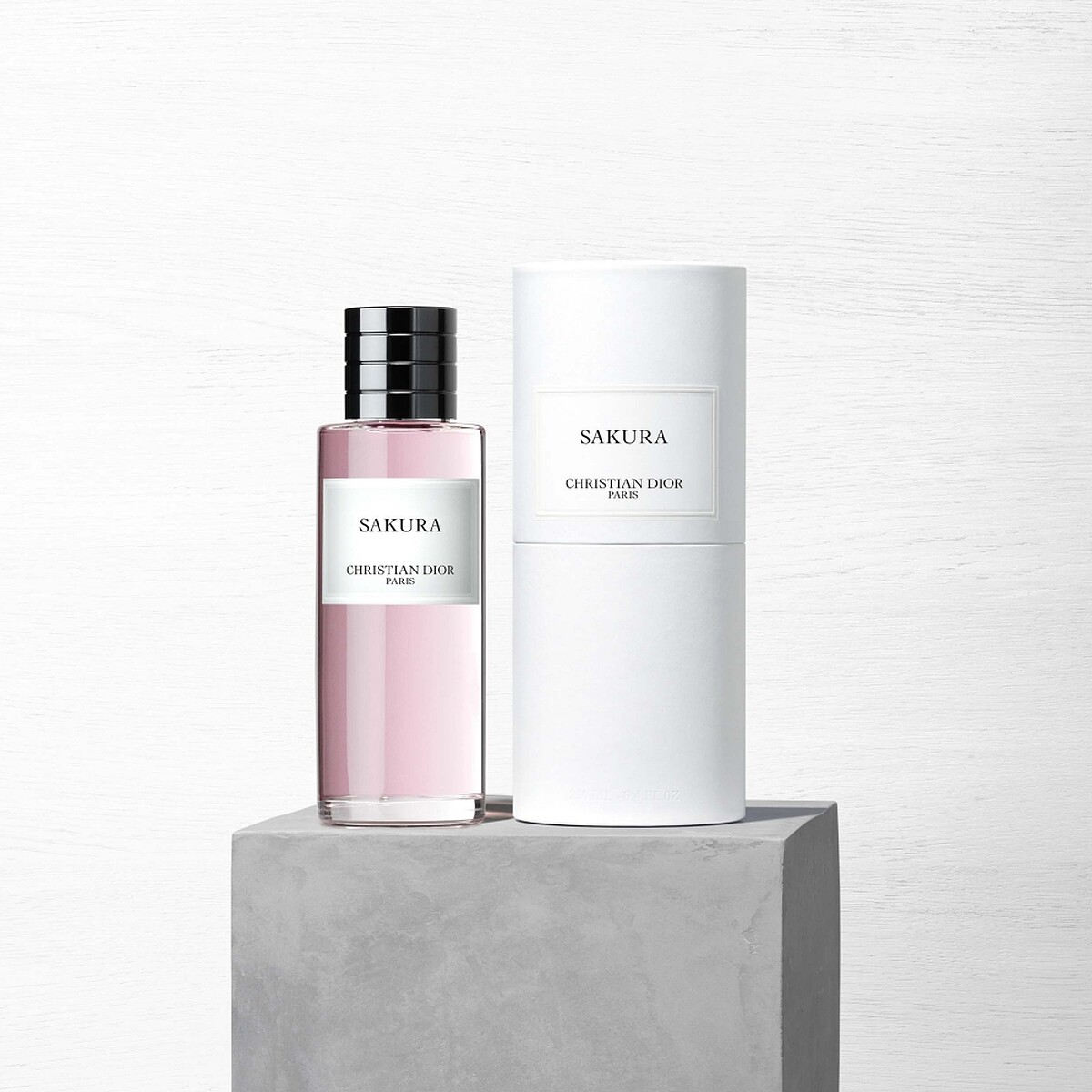 DIOR香氛世家粉紅櫻花香氣SAKURA 40ml，NT4,200、125ml，NT8,700