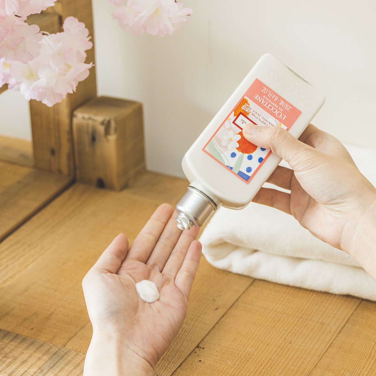 荔枝櫻花美體乳,250ml,NT. 1,280(限量)。