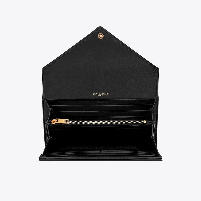 YSL GABY絎縫小羊皮大型翻蓋錢包，NT 31,900