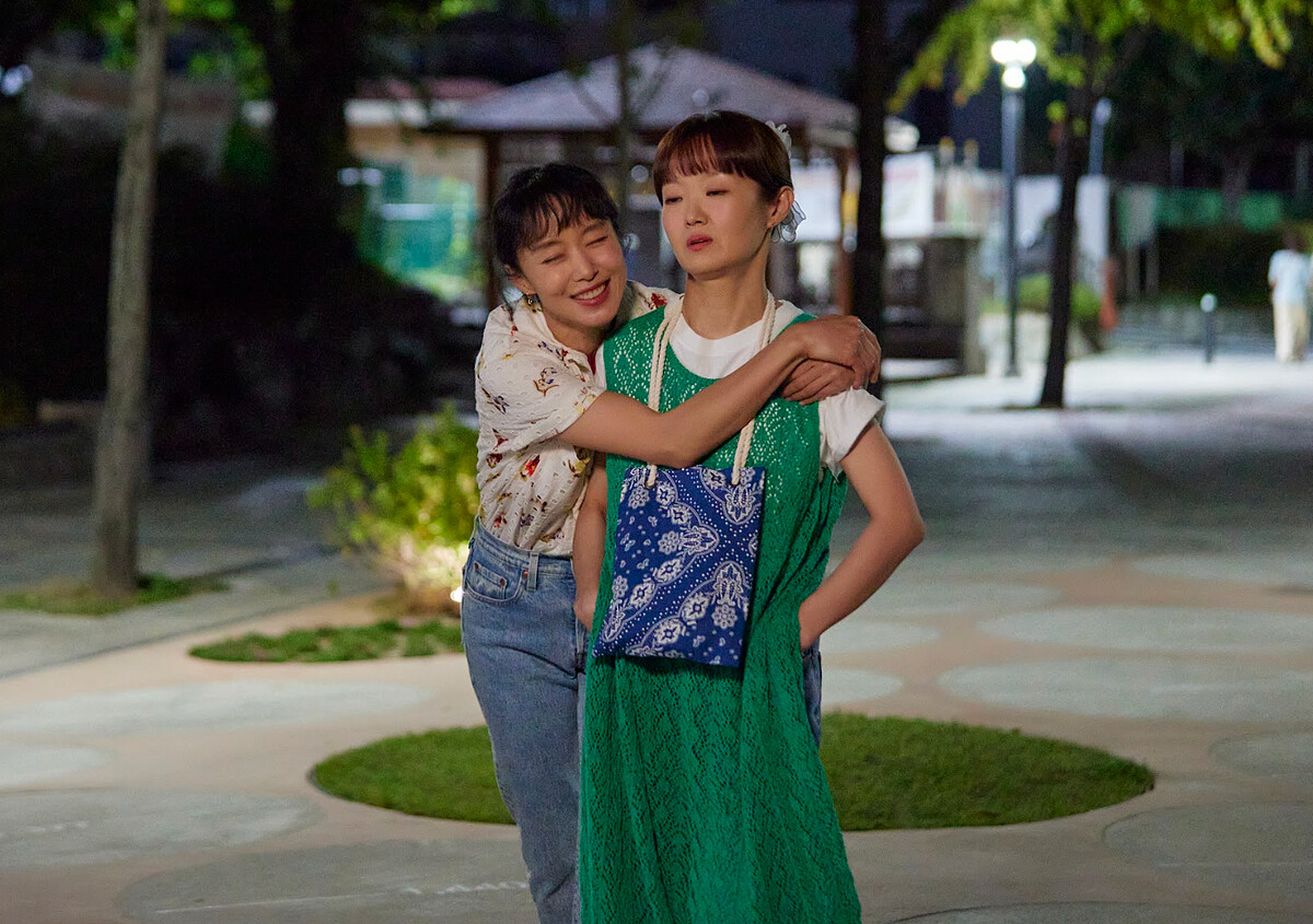 李鳳輦 飾演 李榮珠