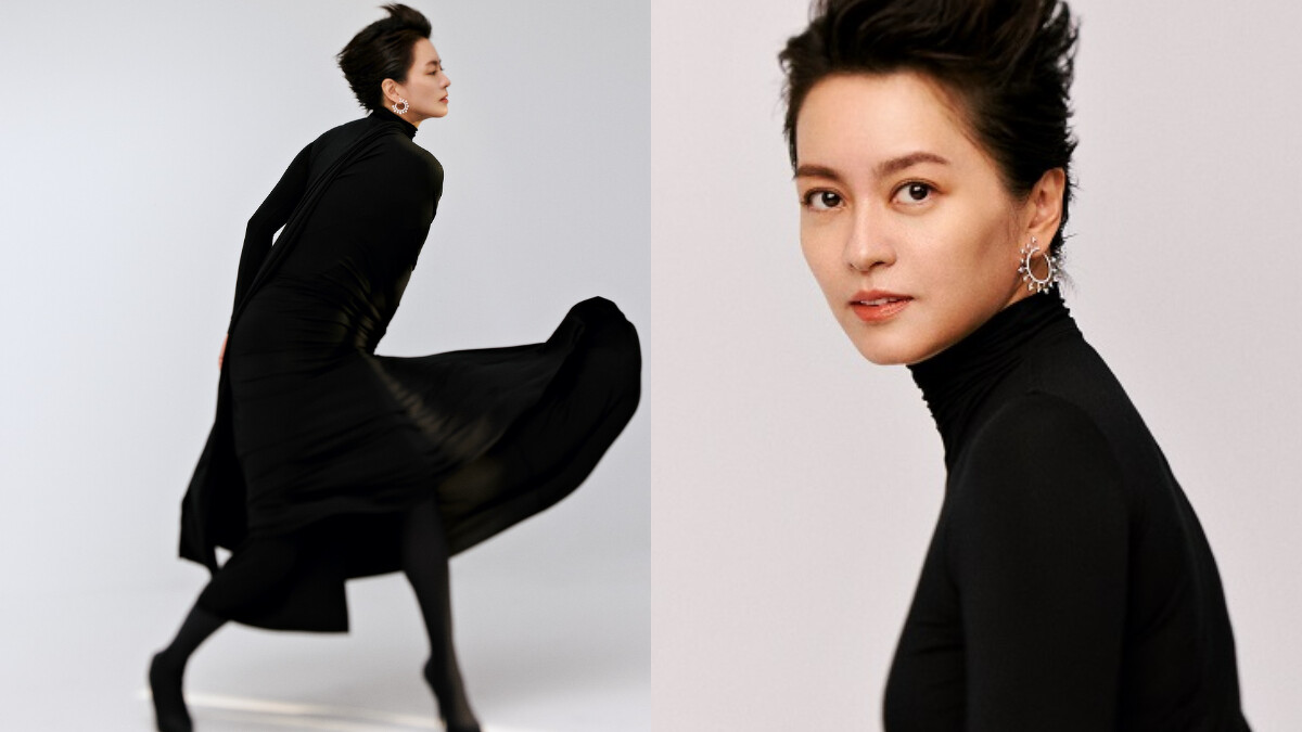 黑色高領長洋裝、黑色褲襪長靴BALENCIAGA 太陽圈型耳環、密鑲頸鍊meteor double finger ring、雷地恩永恆鑽戒 SHEE&rsquo;S FINE JEWELRY