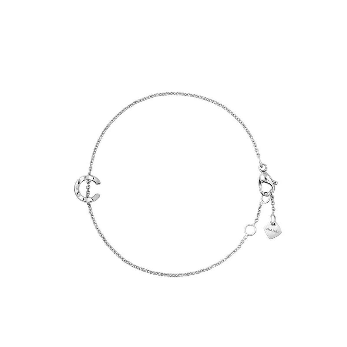 COCO手鍊，18K 白金菱格紋圖騰，建議售價NTD 58,000元