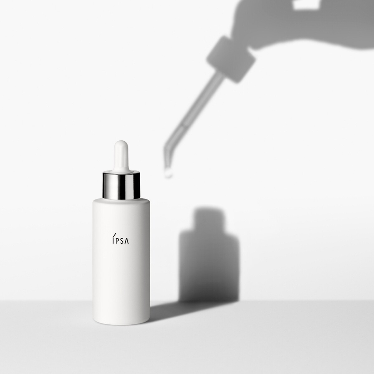 IPSA追光淨亮精華情境照。