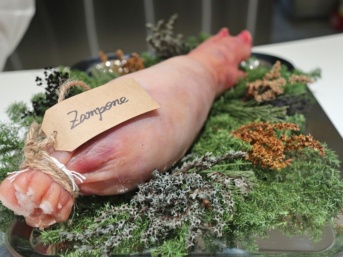 義式豬蹄香腸 Zampone 也由主廚親手製作。