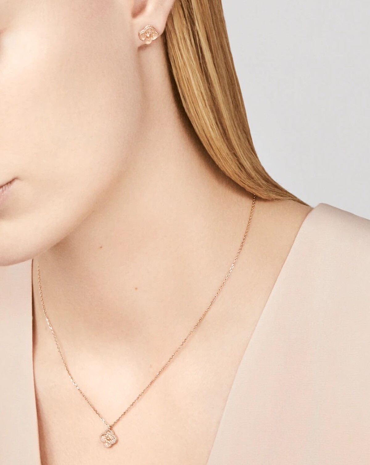 珠寶入門耳環02：VAN CLEEF & ARPLES