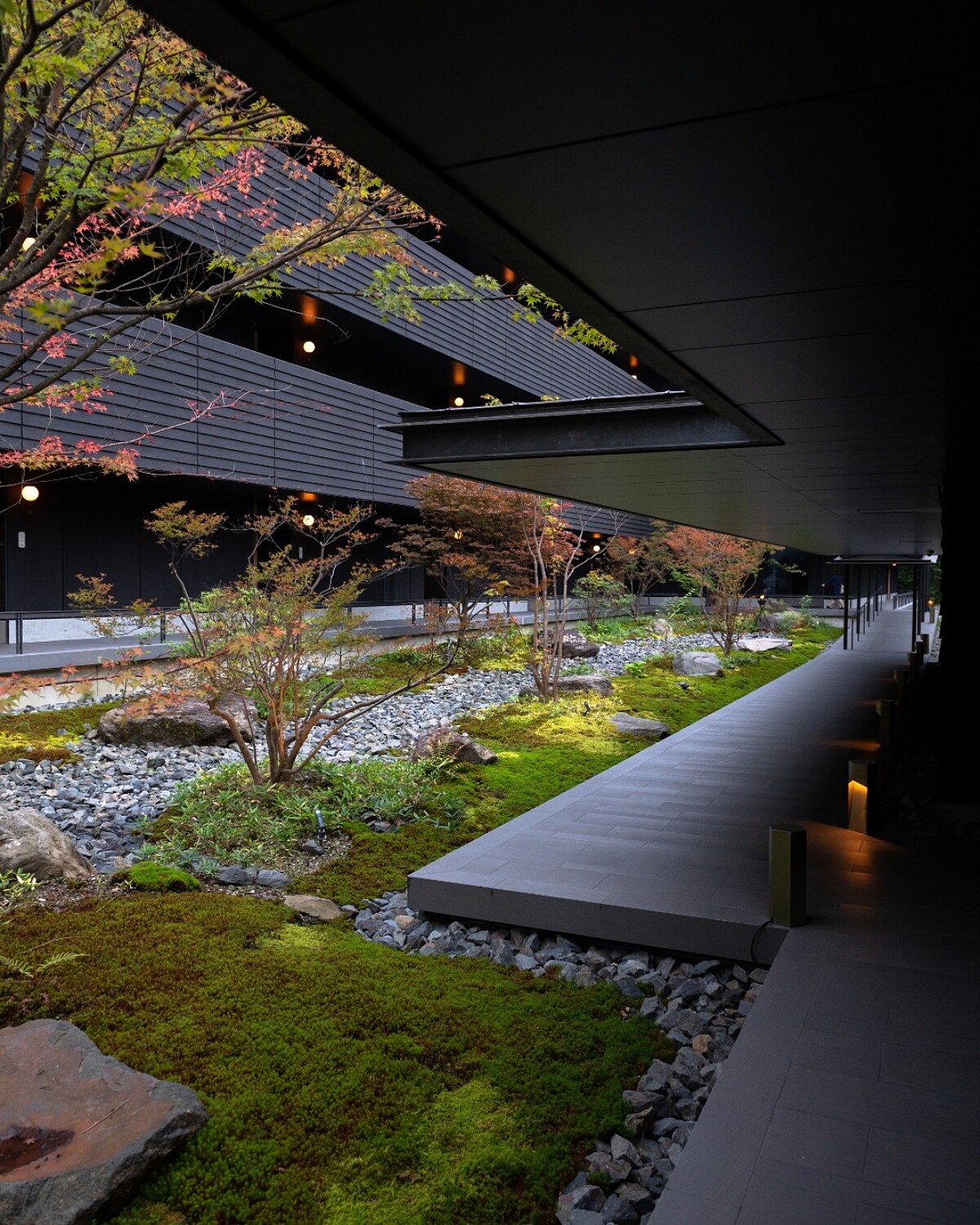 以奢華硬體、頂級服務成為日本高級溫泉旅宿的代名詞。