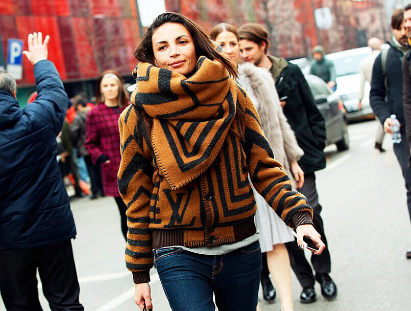 義大利知名時尚部落客Chiara Ferragni身披Louis Vuitton Plaid Karakoran