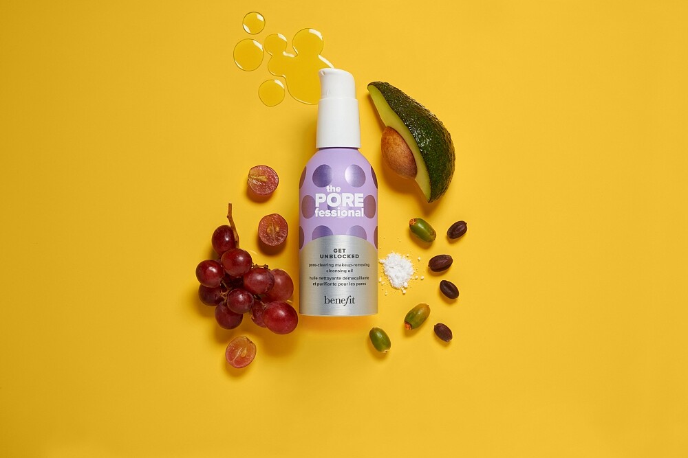 benefit無孔不入果萃洗卸雙效卸妝油，NT1,560 