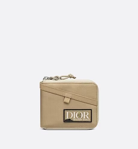 Dior by Mystery Ranch拉鍊錢包，NT 19,000