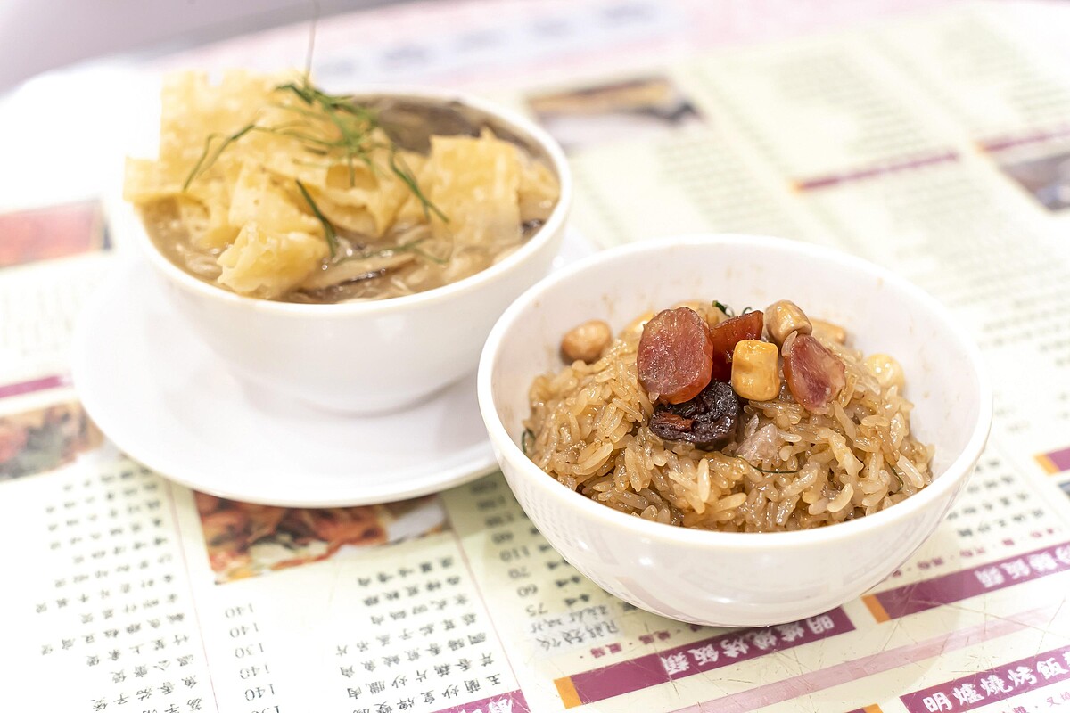 同為溫補的蛇羹配臘味生炒糯米飯，是香港特有的經典組合。 圖片提供：香港D阿金