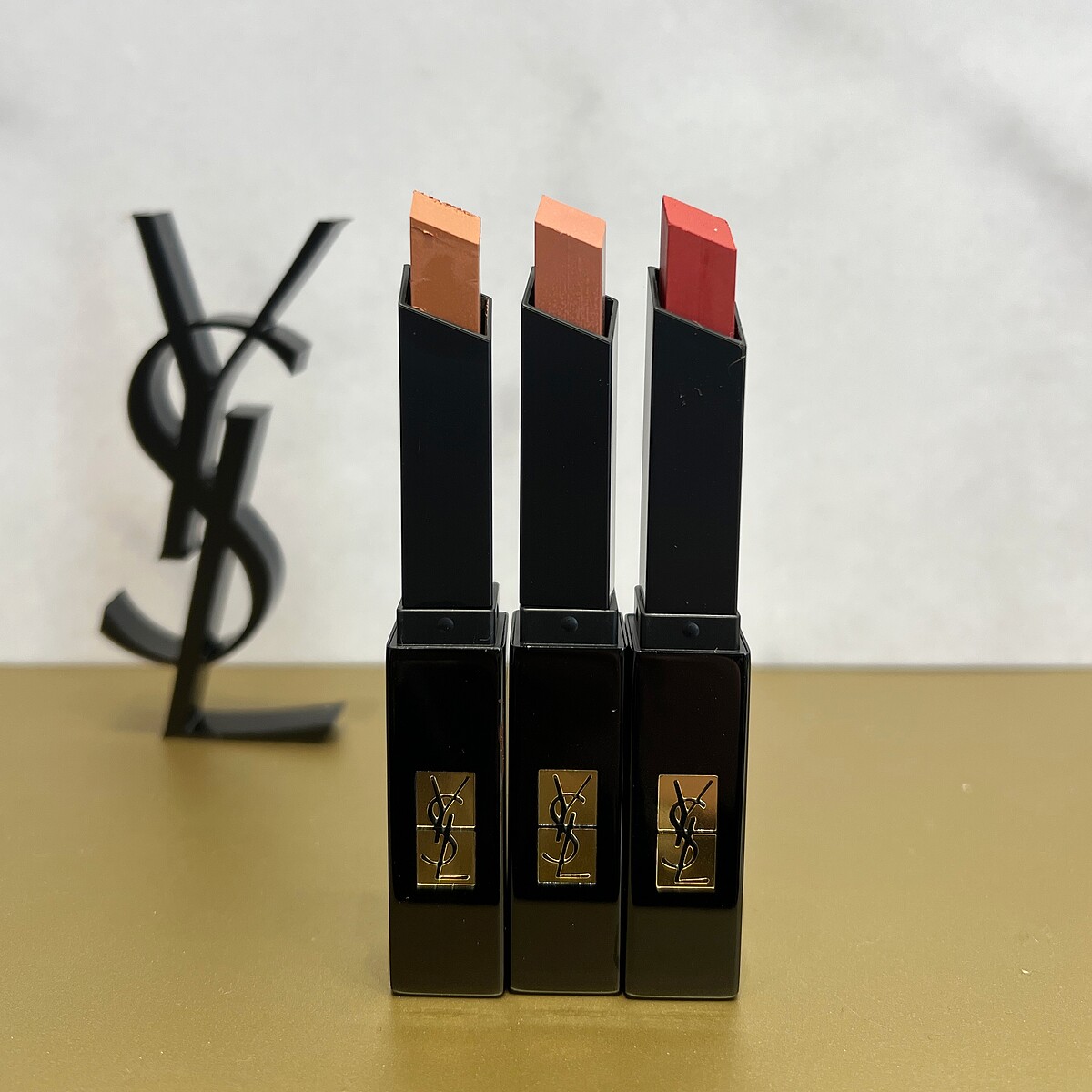 YSL奢華緞面絨霧唇膏(#316、#317、#318)，NT1,550