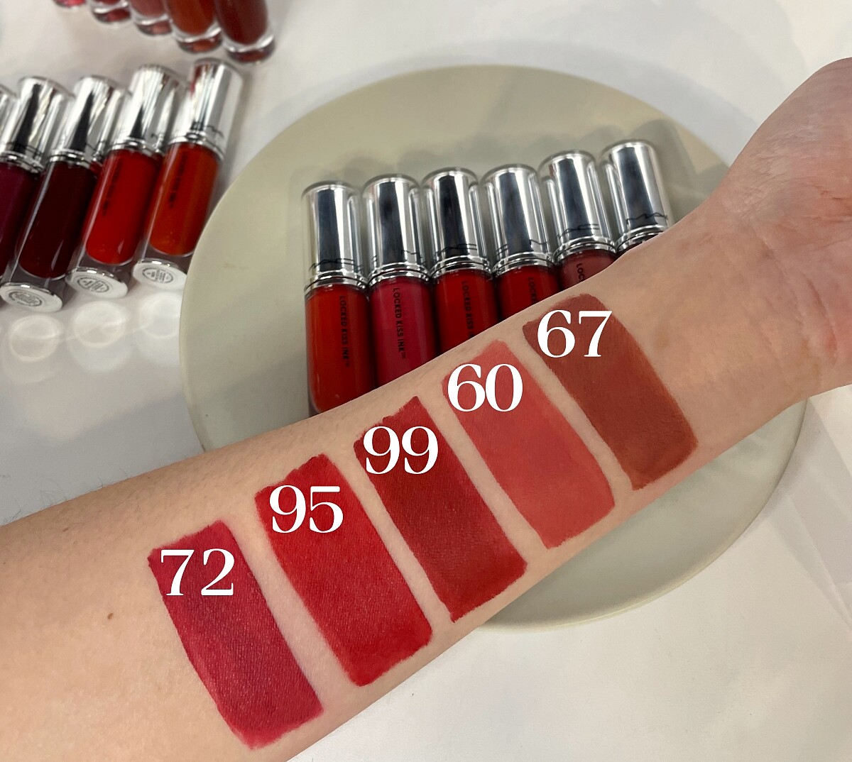 M&bull;A&bull;C 超鎖吻霧感唇釉主打色手部試色照