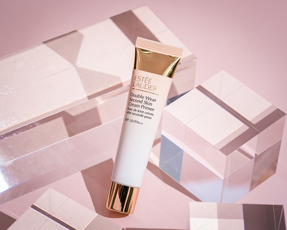 雅詩蘭黛 粉持久天生美肌乖乖乳SPF20 PA++情境圖