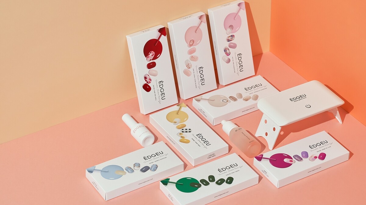 風靡日、韓的EDGEU沙龍凝膠美甲貼，主打簡單三步驟在家自己做美甲。