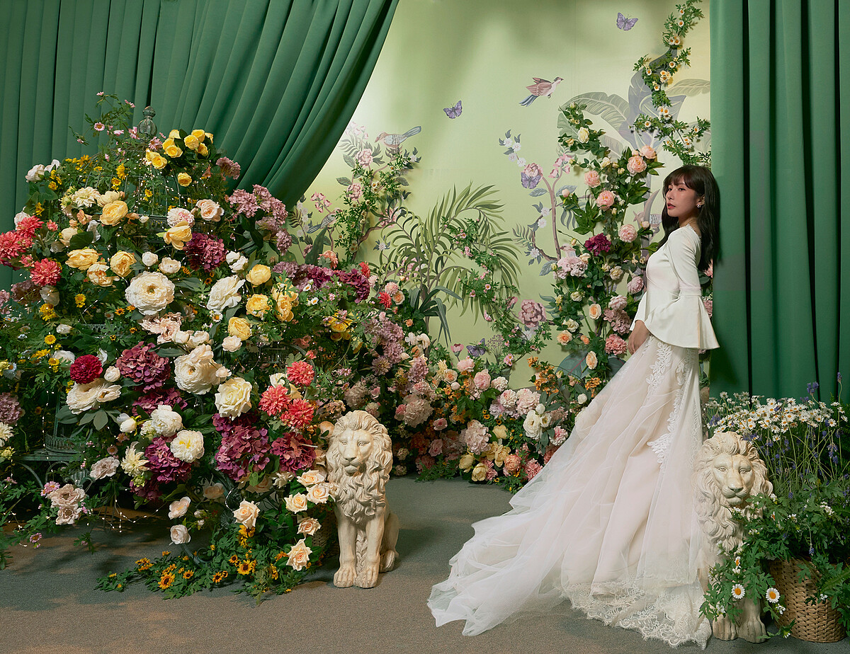 「時尚攝影棚」布幕劇場。