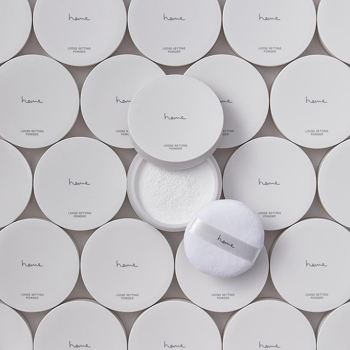 heme輕透持妝蜜粉(共2色)，NT240