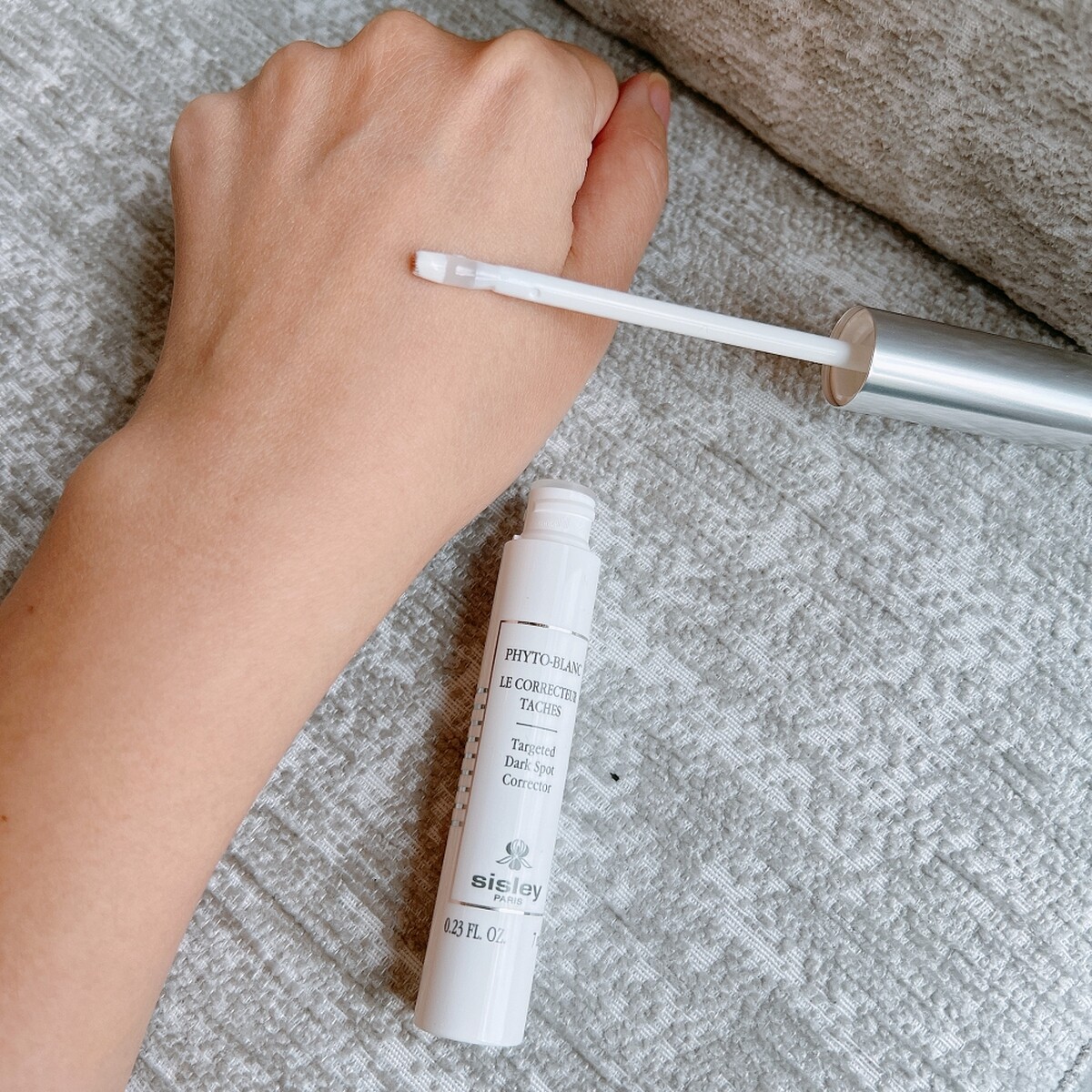 sisley璀璨鑽白激光淨點精華筆實拍。