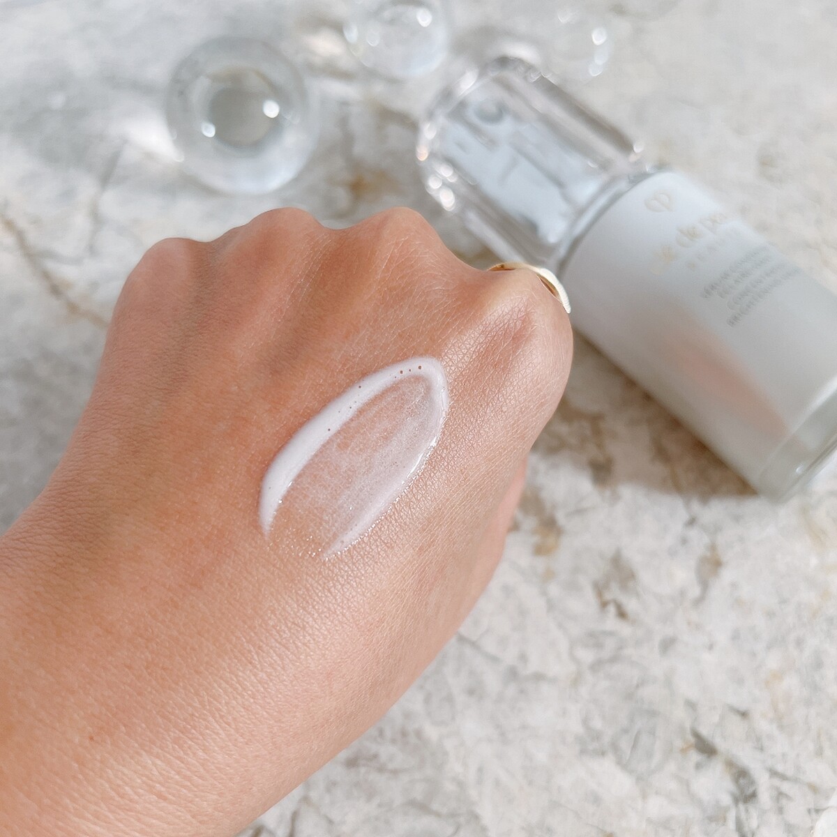 肌膚之鑰激光鑽白菁萃質地。