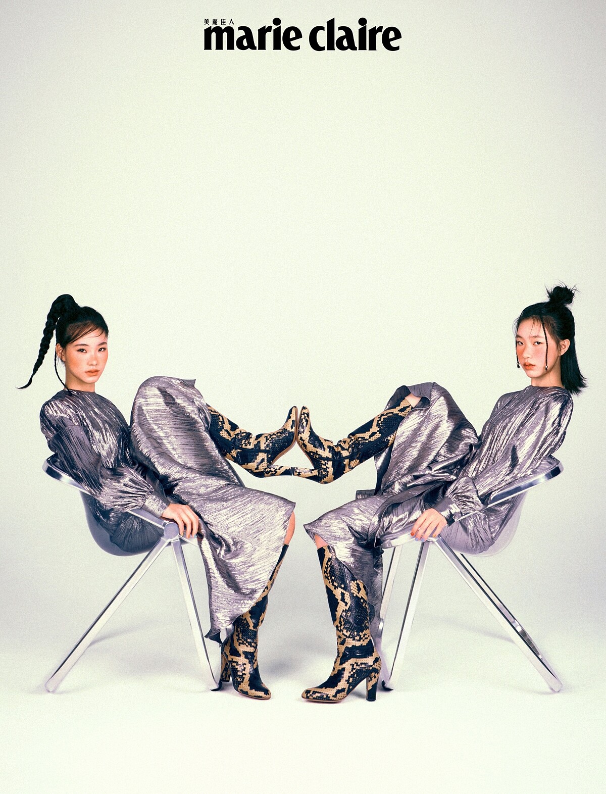 銀色泡泡袖連衣裙、蟒蛇紋中跟靴，both by Gucci。