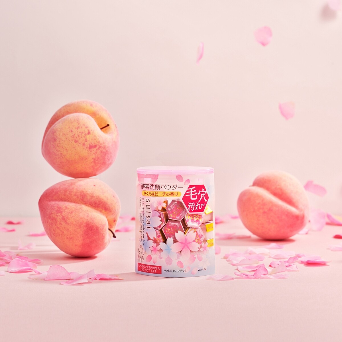 KANEBO佳麗寶suisai淨透酵素粉N(櫻花蜜桃香)情境圖。