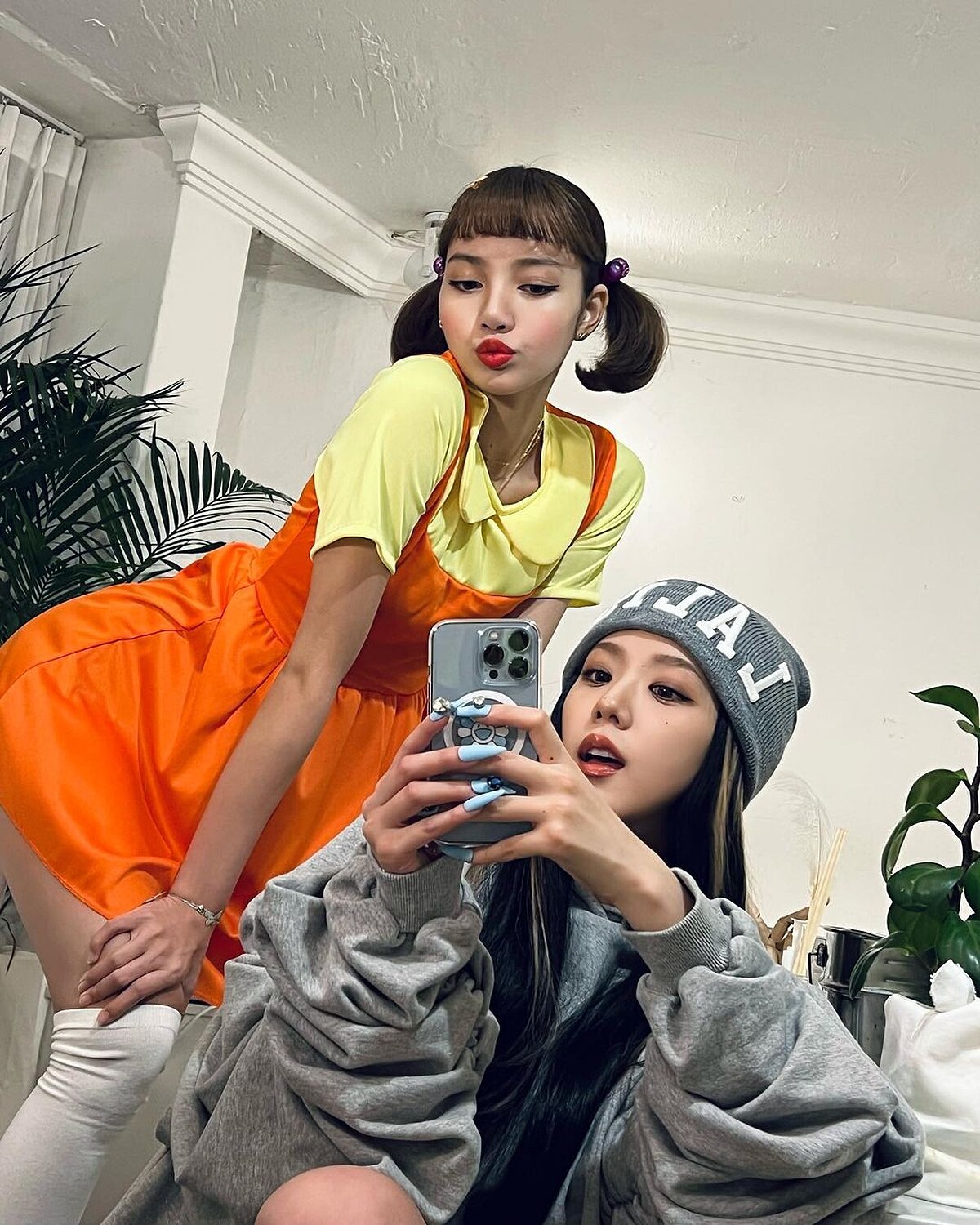 萬聖節Jisoo扮成Lisa個人單曲《LALISA》造型