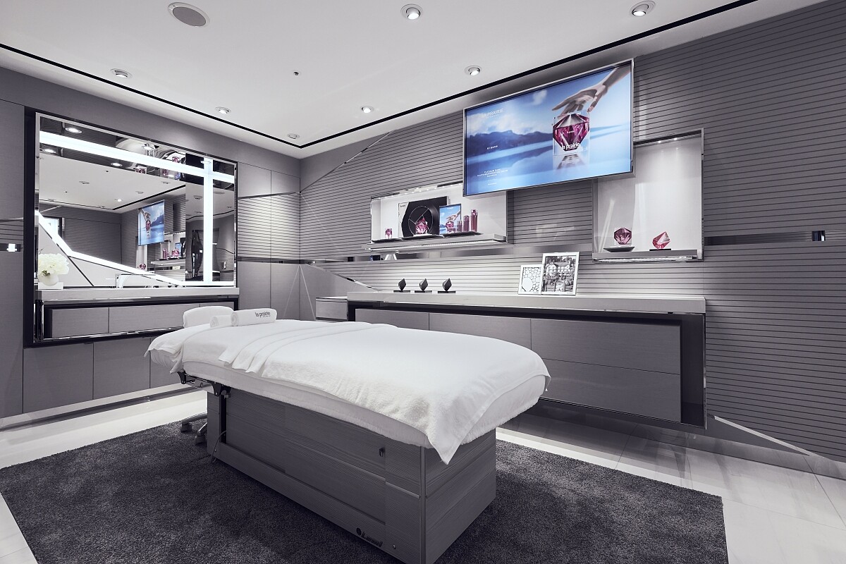 LA PRAIRIE萊珀妮全球形象概念護膚中心軟體配件皆由歐洲進口。