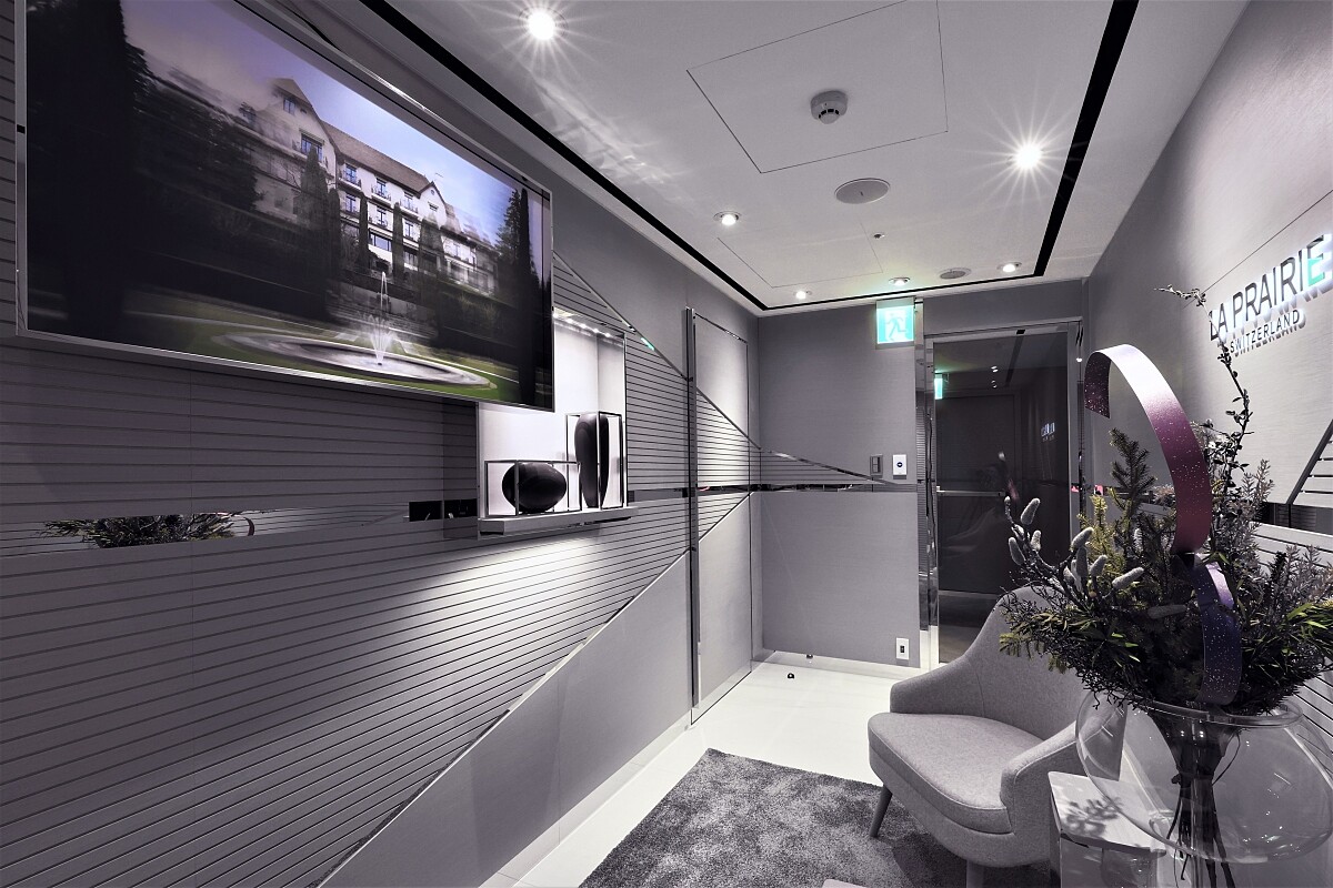 LA PRAIRIE萊珀妮全球形象概念護膚中心的獨立諮詢室，讓顧客體驗最奢華舒適的享受。
