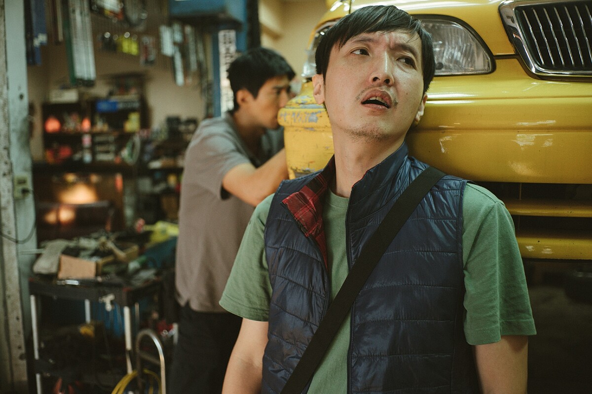 《本日公休》網紅蕭東意飾演傅孟柏小學同學，修車子總是跟傅孟柏賒帳