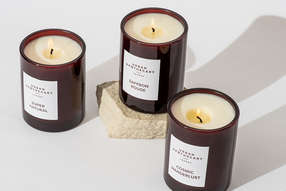 Urban Apothecary奢華紅寶石香氛蠟燭新香味情境圖。