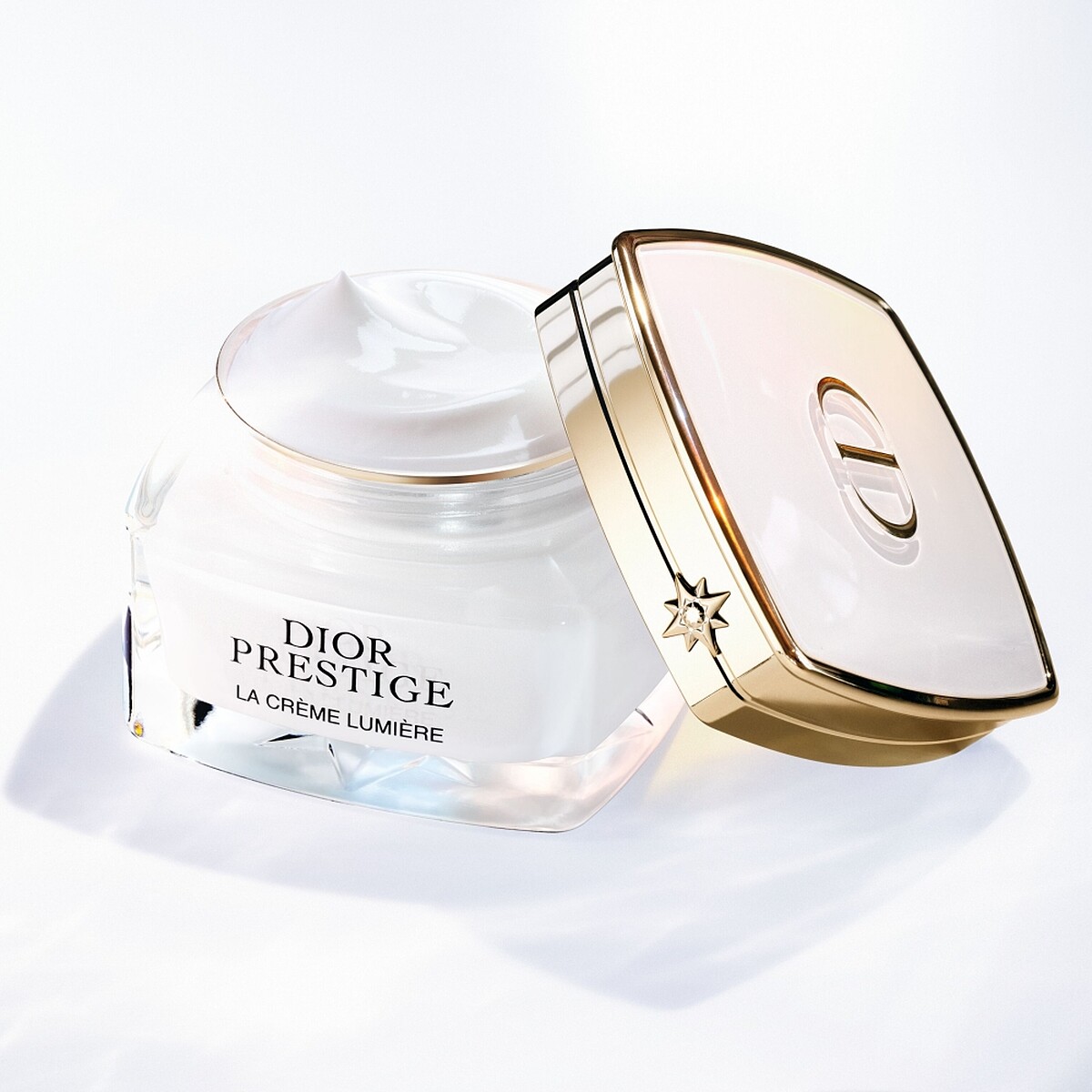 迪奧精萃再生光燦淨白賦活乳霜50ml，NT15,500