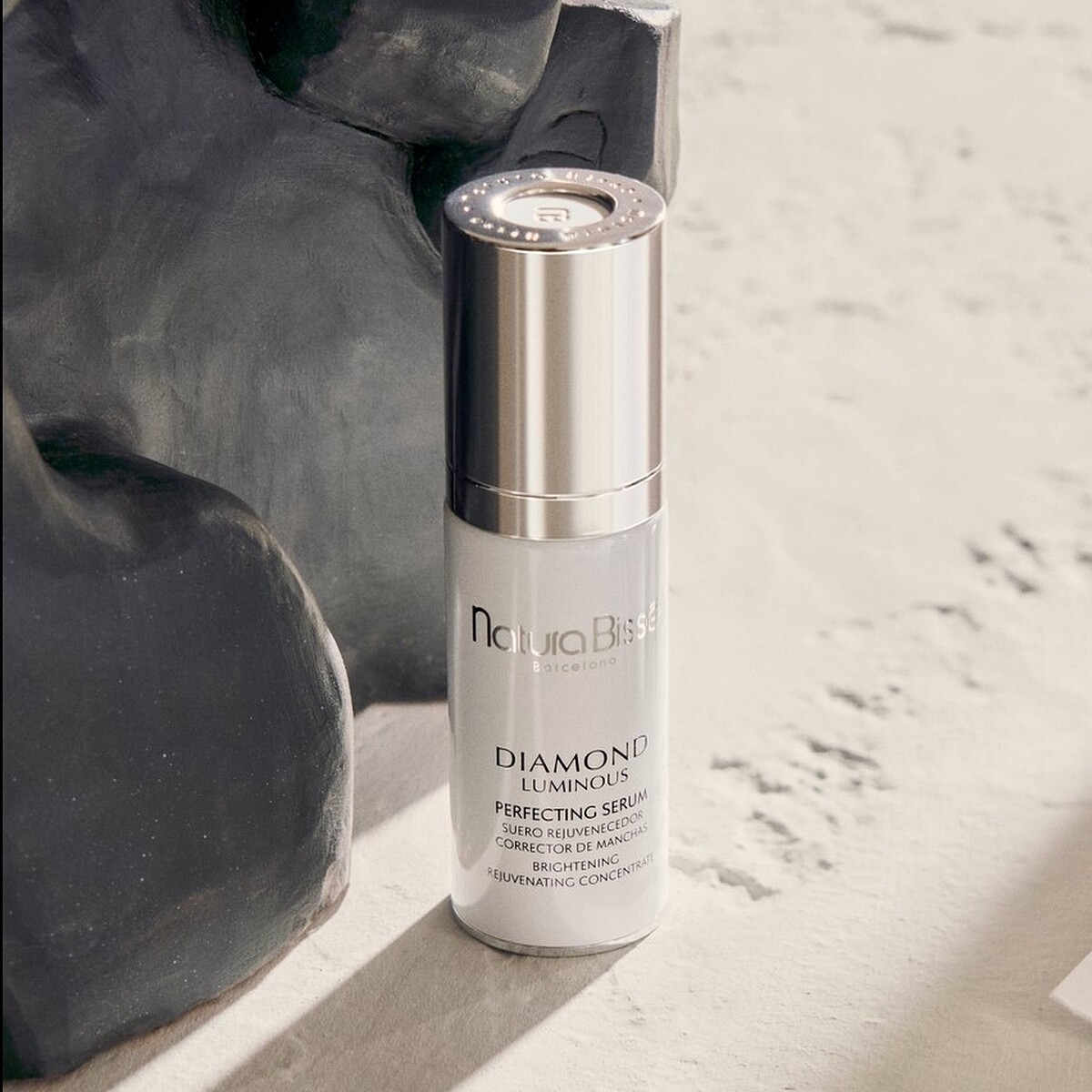 Natura Bisse鑽石極緻臻白無瑕精華40ml，NT11,800