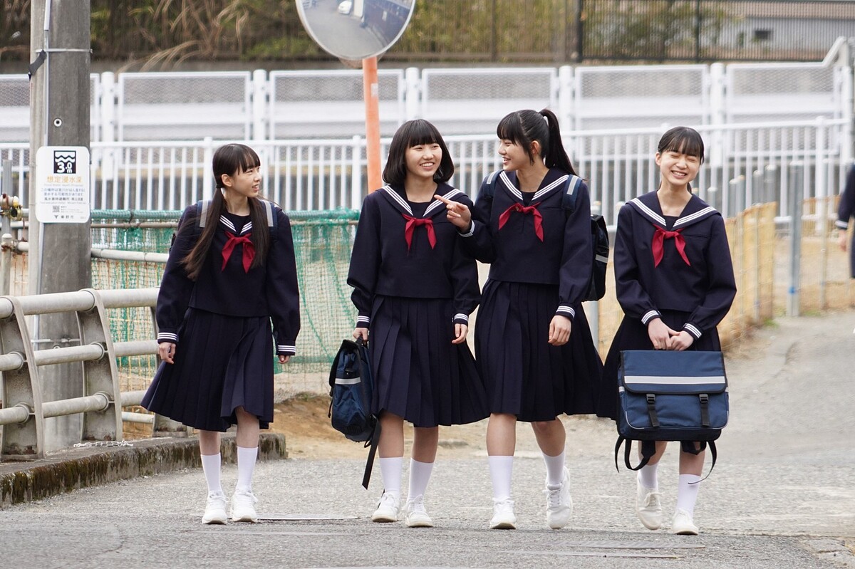 麻美與死黨姐妹們。